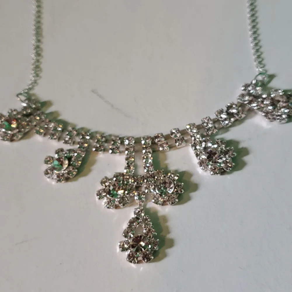 Fashion rhinestone necklace with delicate thin chain and lobster claw cl…